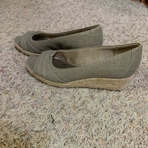 Life stride open toe wedges